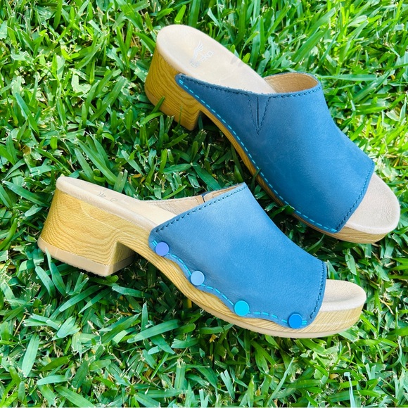 DANSKO (40) BLUE NUBUCK LEATHER CLOGS SLIP ON SANDALS - size 40 (9.5-10US) Giana - Picture 1 of 13